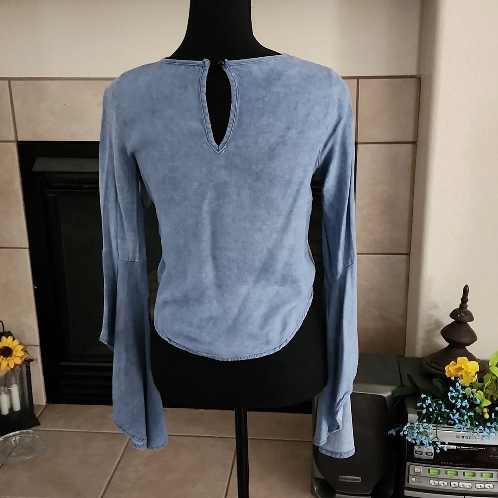 Shirt - Picture 5 of 6